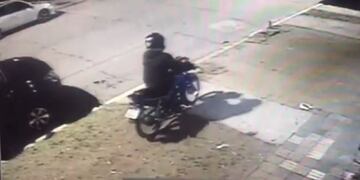 Así llegaban los delincuentes que asesinaron a una comerciante Quilmes (Foto: captura video)