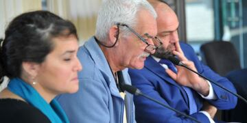 John Merrett, con los anteojos en la punta de la nariz, ayer en la sala del Tribunal Oral Federal Nu00b01\u002E