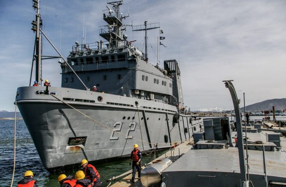 Armada Argentina acudió al llamado de socorro de navegantes a vela