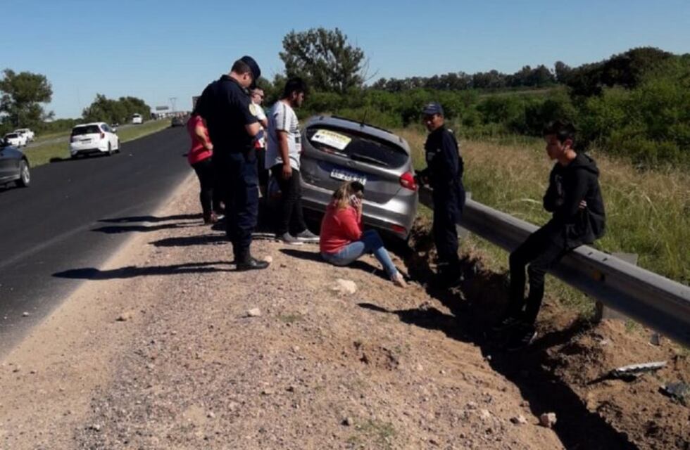 Accidente de cuatros jóvenes en Ceibas