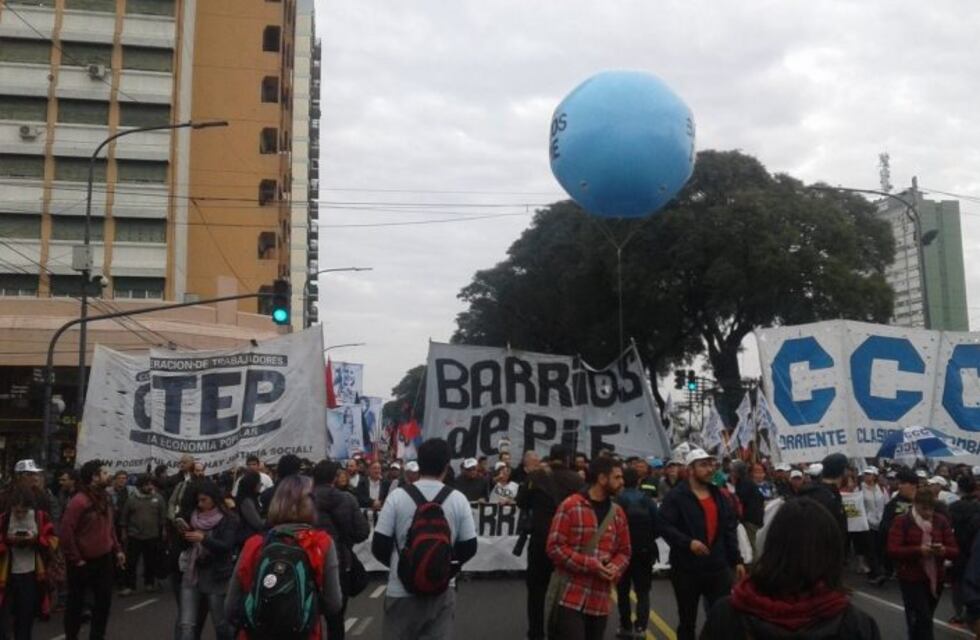 Organizaciones sociales, la CGT y la CTA reclamaron la Emergencia Alimentaria en la Plaza de Mayo