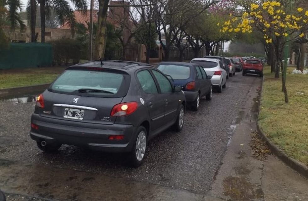 Unos 70 autos con docentes rafaelinos realizaron un bocinazo en reclamo de paritarias