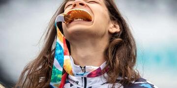 La medalla de oro en BMX es el hijo de un cantante santiagüeña