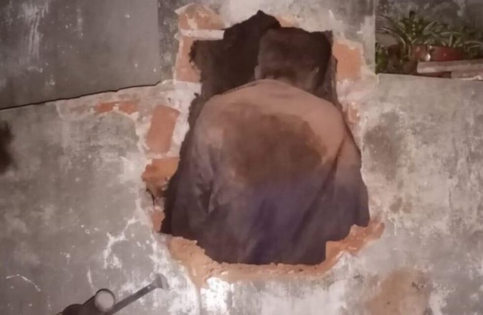 Entró a robar, quedó atrapado en la chimenea y tuvo que ser rescatado por los bomberos