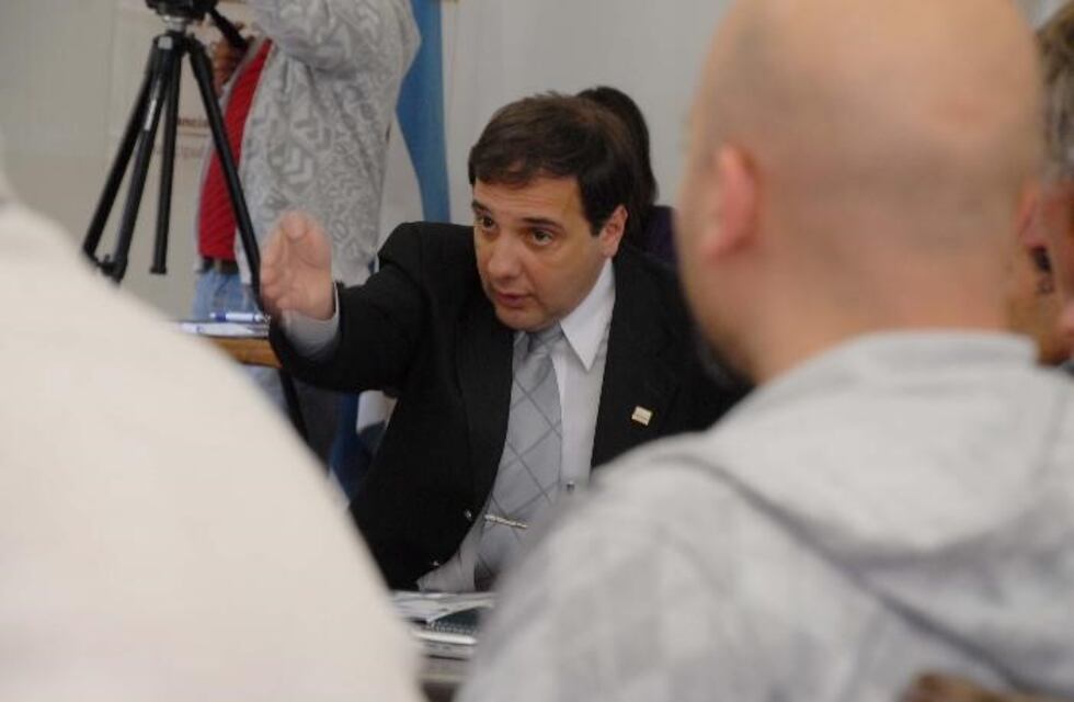 Cascón solicitó una reunión con el Comité de la UCR por la caída de senadores en Cambiemos