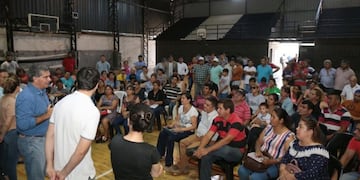 Capitanich y el equipo de transición en materia de desarrollo social se reunieron con cooperativistas\u002E (Frente Chaqueño)