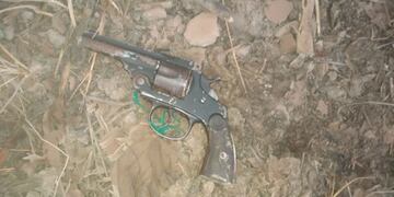 Dos ladrones detenidos en San Nicolás por dos robos\u002E (El Informante)