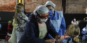 Campaña de vacunacion adultos mayores en la Ciudad de Buenos Aires. (Clarín)