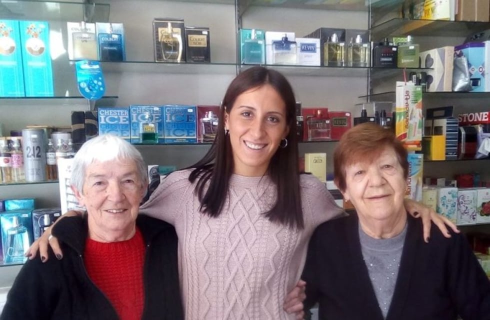 Son hermanas, tienen más de 80 años y están felices de volver a trabajar