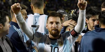 El delantero Lionel Messi festeja la clasificación de Argentina al Mundial de Rusia 2018 tras vencer a Ecuador el 10/10/2017 en el estadio Olímpico Atahualpa de Quito, Ecuador\u002E foto: José Romero/telam/dpa