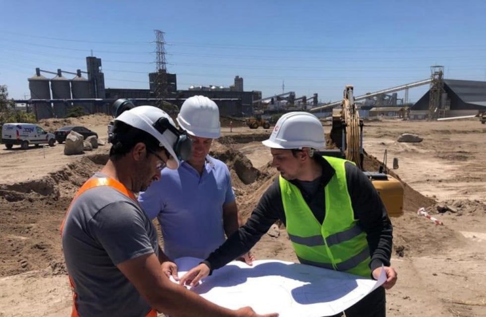 Puerto Quequén recibirá en un mes su primera carga de molinos eólicos