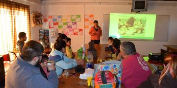 Fundación Cadace realiza charla sobre la reserva de lobos marinos