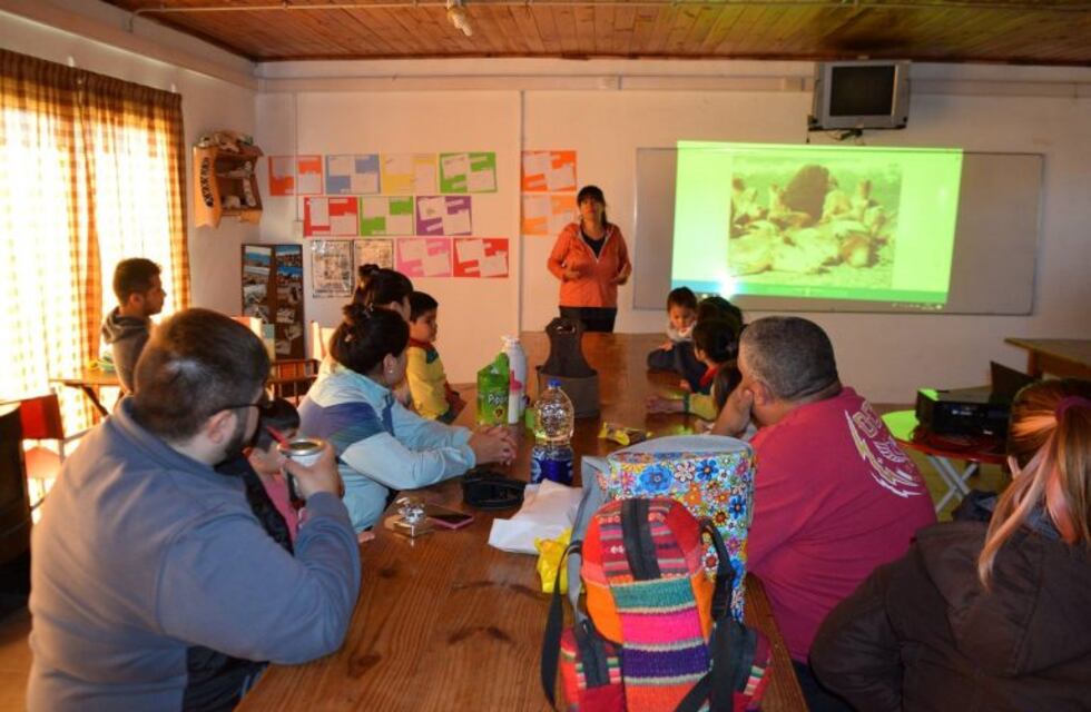 Fundación Cadace realiza charla sobre la reserva de lobos marinos
