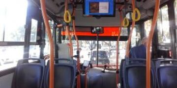 Los cuatro u00f3mnibus tienen nueva tecnologu00eda a bordo para personas con discapacidad visual o motriz.