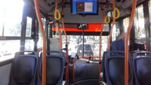 Los cuatro u00f3mnibus tienen nueva tecnologu00eda a bordo para personas con discapacidad visual o motriz.