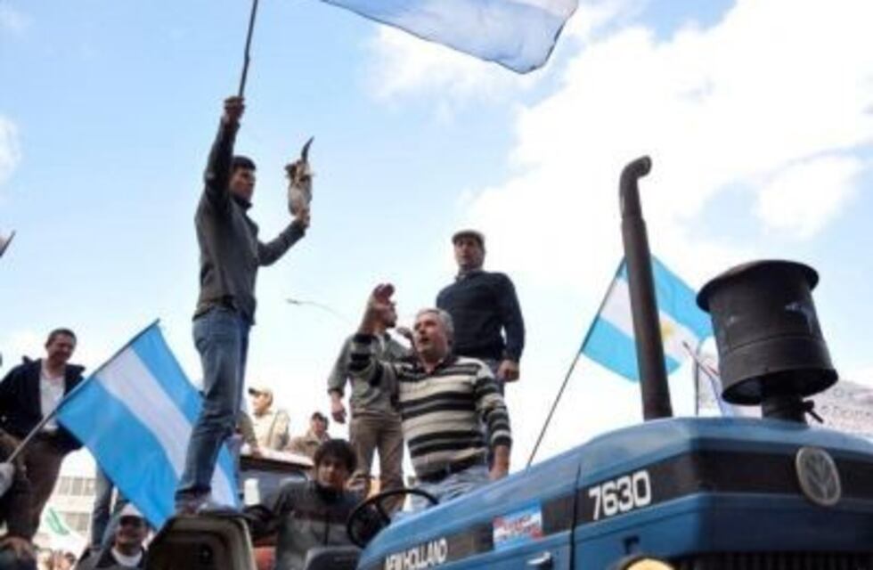 Productores entrerrianos se movilizan en el kilómetro 53 de la RN 14