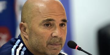 Argentina's national football team coach Jorge Sampaoli speaks during a press conferece at George Capwell stadium in Guayaquil, Ecuador on October 9, 2017\u002E \r\n AFP PHOTO / RODRIGO BUENDIA guayaquil ecuador Jorge Sampaoli director tecnico de la seleccion argentina futbol conferencia de prensa