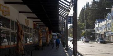 Calles desiertas e incremento de la demanda de taxis en Bariloche por el Paro Nacional\u002E