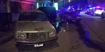 Conductor alcoholizado chocó contra dos vehículos estacionados