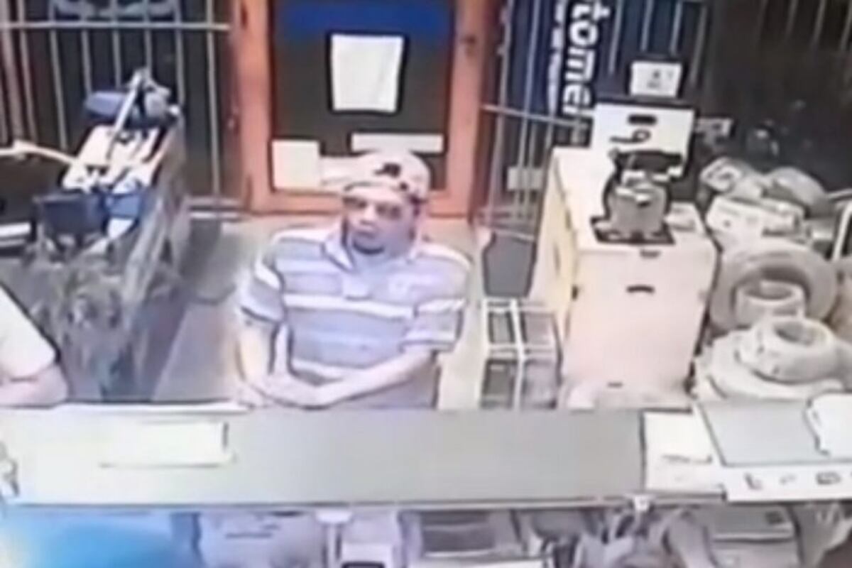 Los sospechosos ingresaron con lentes de sol al comercio\u002E (UNO Santa Fe)