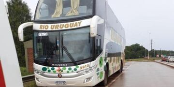 A mano armada, asaltaron un colectivo en Piray y robaron un bolso con dinero