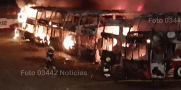 Se Incendio un depósito de Flecha Bus Concepción del Uruguay\nCrédito: 03442
