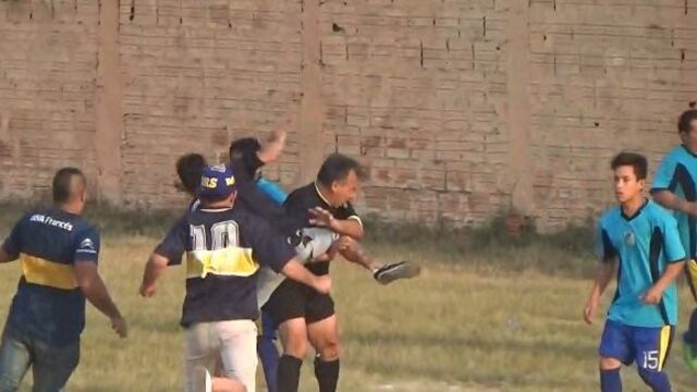 Un u00e1rbitro y policu00edas fueron brutalmente agredidos en un partido por la Liga de Clorinda, Formosa.