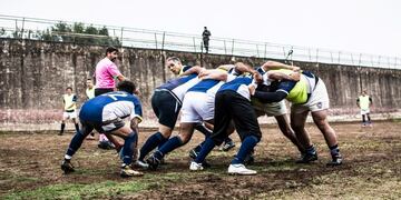 Rugby en la Cárcel\u002E Las Aguilas del Imperio tuvieron su primer partido con \