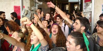 La toma del Pabellón Argentina llegó a su fin luego de casi un mes de ocupación del edificio\u002E