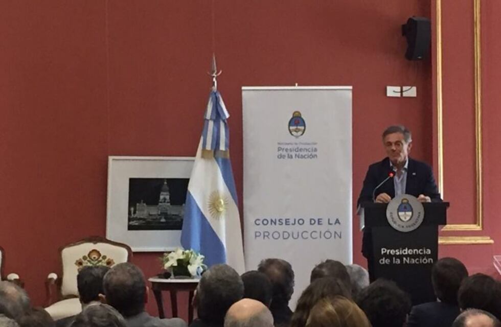 El ministro Cabrera dijo que las inversiones son importantes pero que su generación de empleo no es significativa