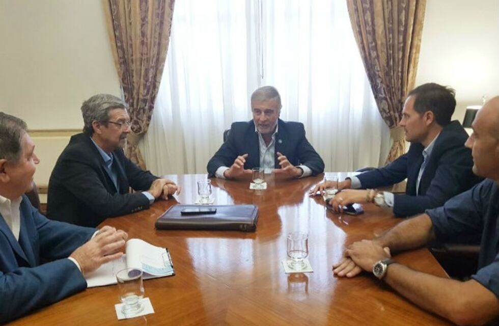 Córdoba presentó a Nación alternativas para reactivar las Fábricas Militares