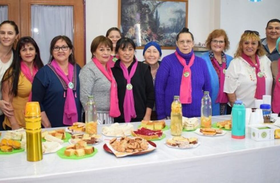 Se brindó en el Hospital Zonal el Taller Práctico de Técnicas de Belleza