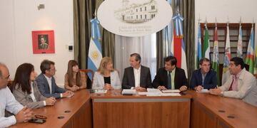 En Paraná anunciaron la construcción de 500 viviendas