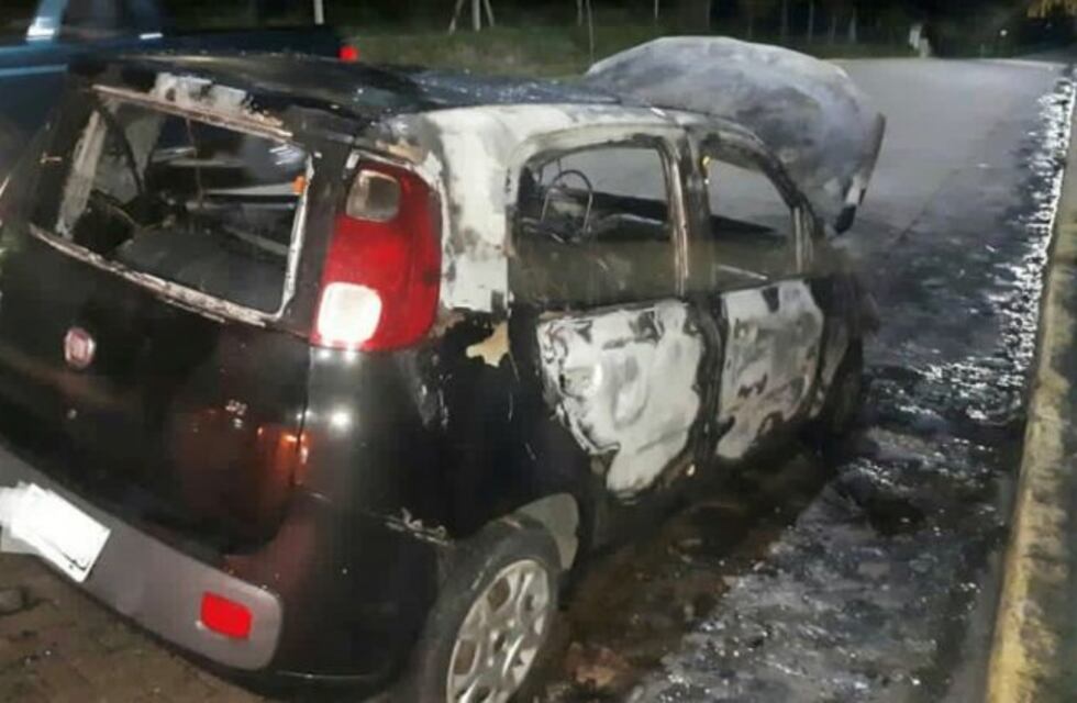 Susto por un incendio de vehículo en San Antonio