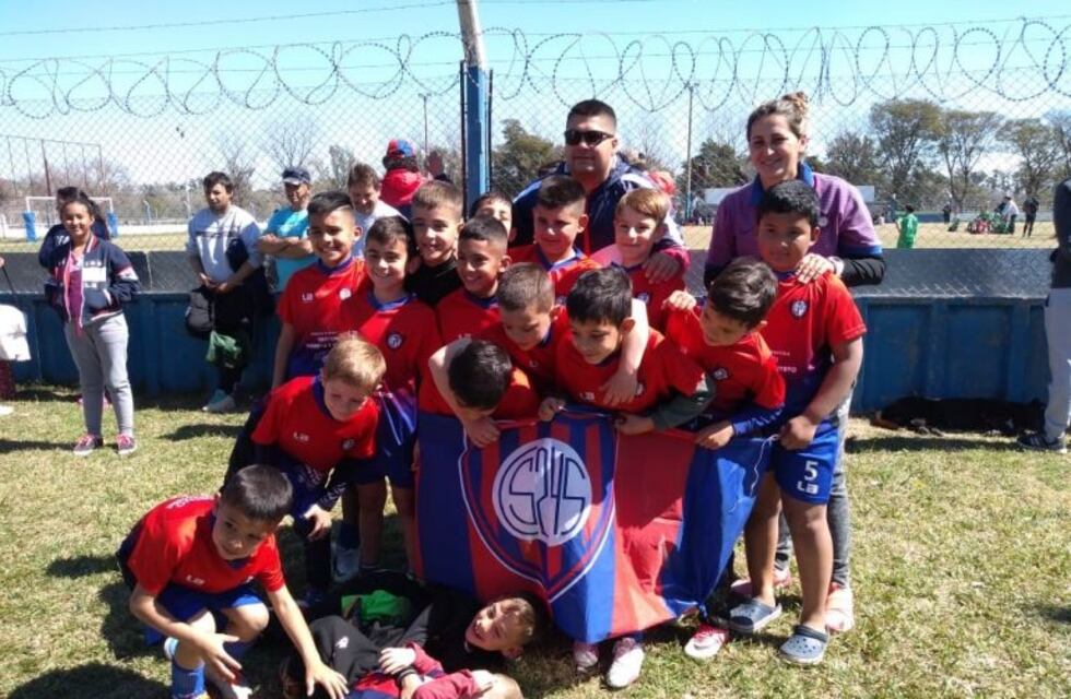 El 24 se coronó campeón en categoría promocional del fútbol de inferiores