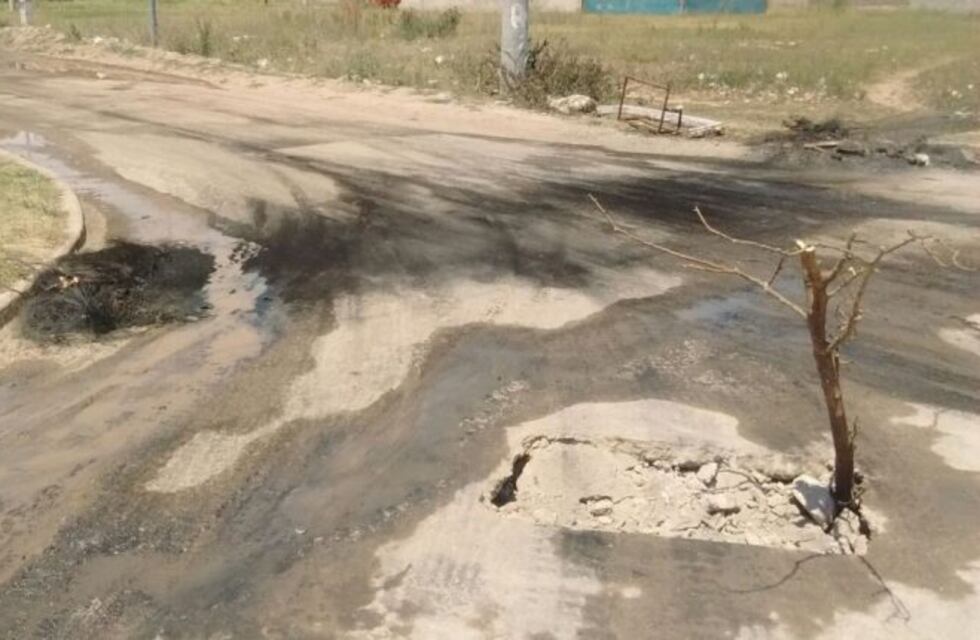 Vecinos de Los Boulevares, cansados de los desbordes cloacales