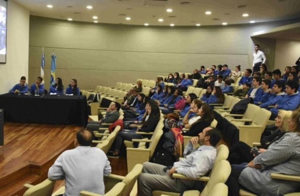 Alumnos de Gaiman tomaron contacto con los científicos de la Antártida