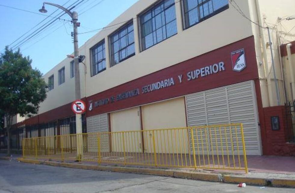 Alumnos de una escuela de Carlos Paz entregarán uniformes a quienes más lo necesiten