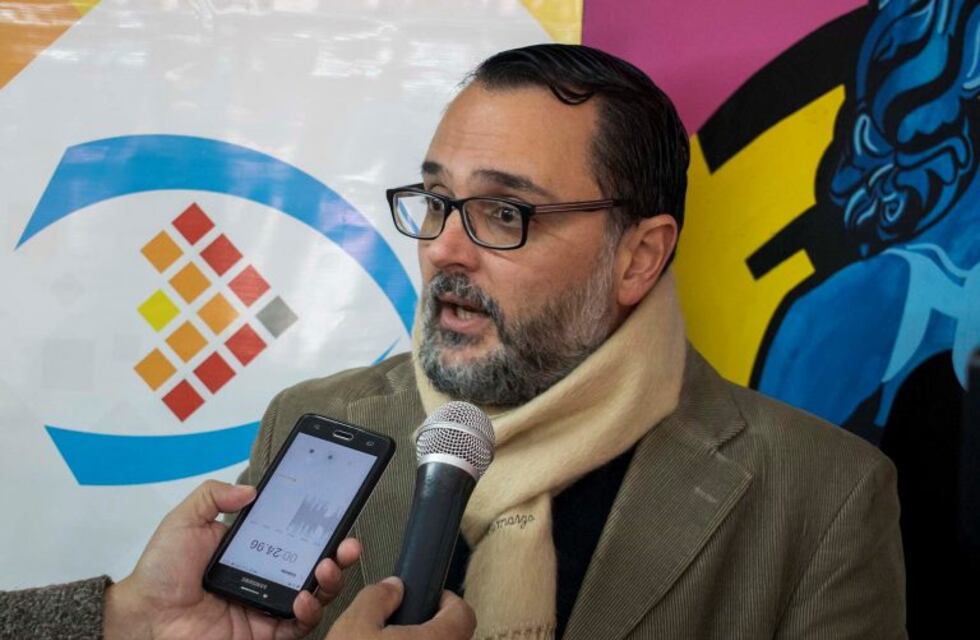 Aguiar aseguró que tres empresas ya pagaron sueldos a sus choferes