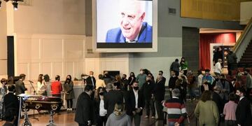 Los encargados del lugar argumentaron que sólo autorizan el ingreso de grupos de diez personas\u002E (@mauroyasprizza)