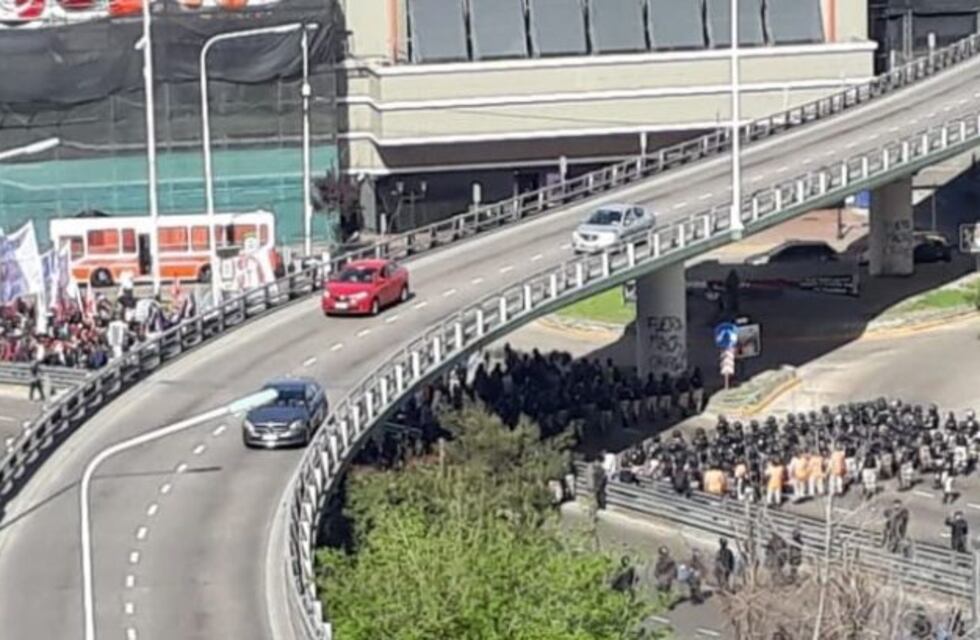 Los manifestantes liberaron el Puente Pueyrredón