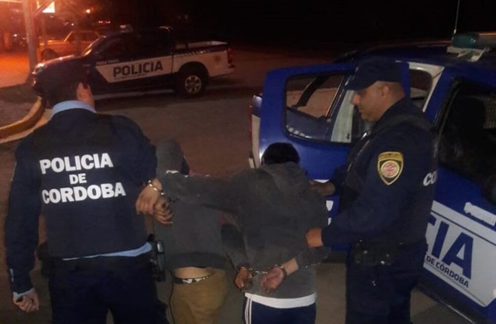 Anisacate: cuatro detenidos por huir, chocar un móvil policial e increpar a los agentes
