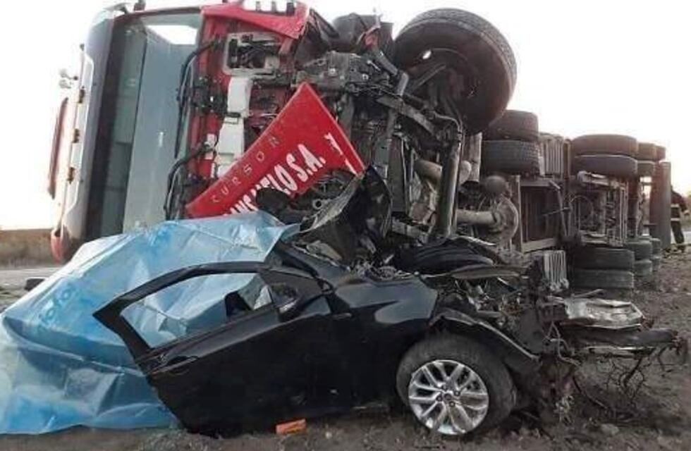 Murió enfermera de Río Gallegos tras chocar auto con un camión en Río Colorado