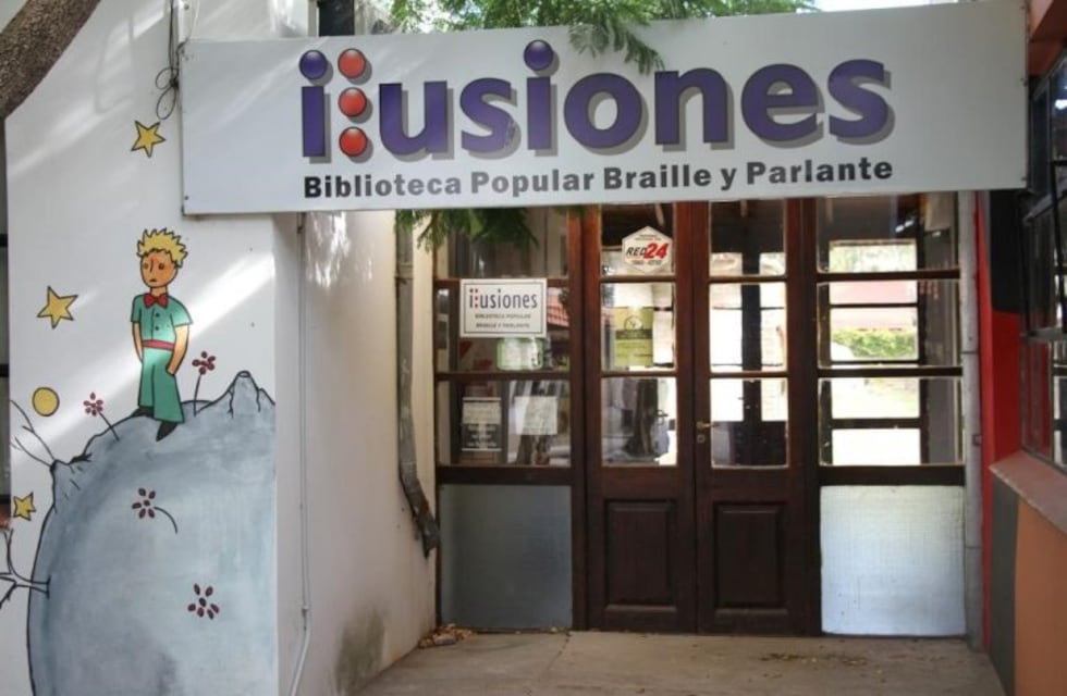 Día mundial del Bastón Blanco: la Biblioteca Ilusiones monta un stand en la plaza San Martín