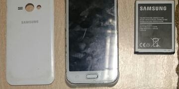 Celular hurtado en Arroyito y recuperado