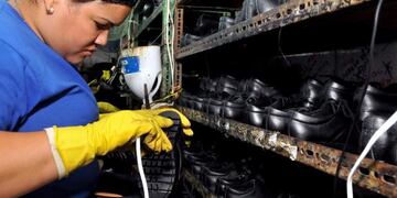 Trabajadora de la industria del calzado\u002E Córdoba\u002E