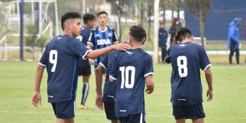 La Octava Albiazul fue contundente en el 3-1 sobre el Halcón\u002E