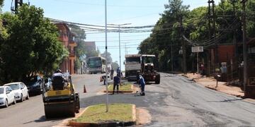 Realizan arreglos de bacheos sobre la avenida Italia