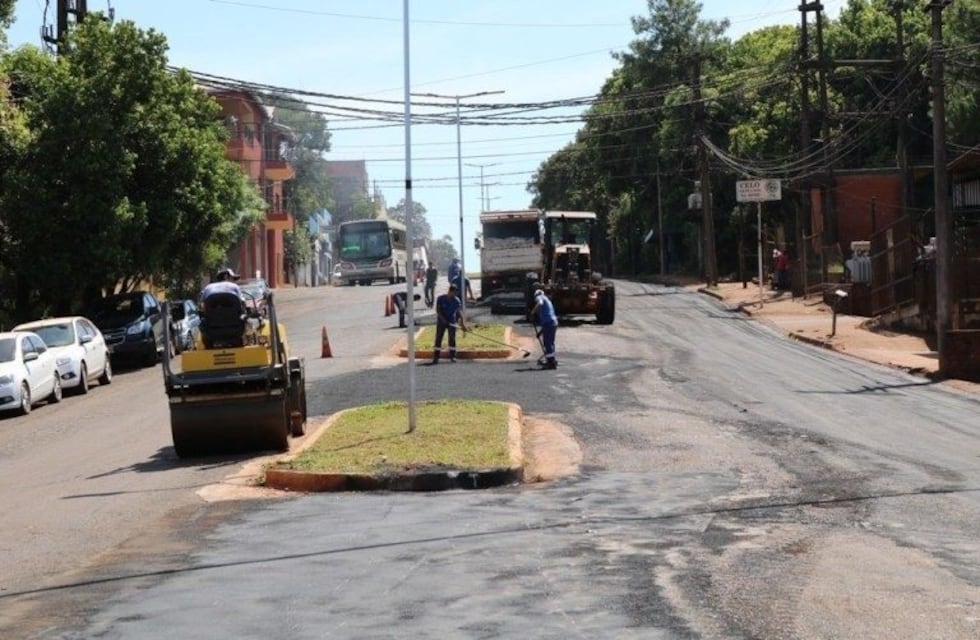 Realizan arreglos de bacheos sobre la avenida Italia