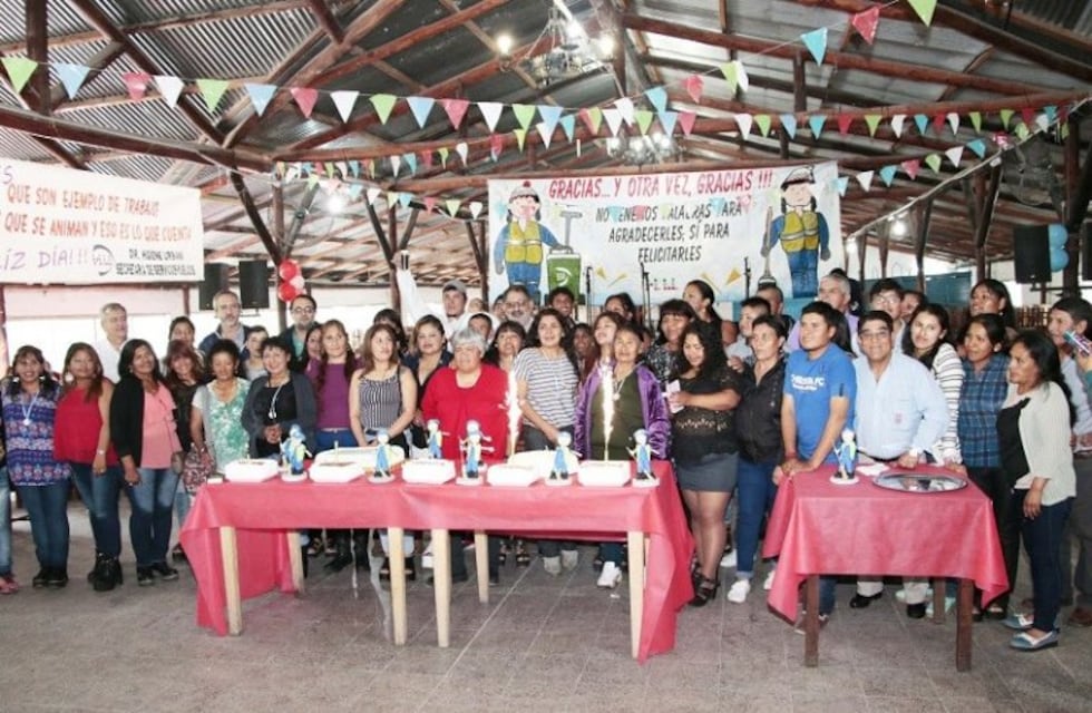 Agasajaron a barrenderos en su día